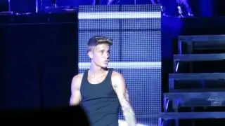 [FANCAM] Justin Bieber - Boyfriend @ F1 Closing Concert in Singapore