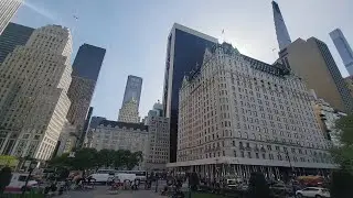 Best view of the New York City from Plaza Hotel &rarr; Meilleure vue de New York depuis la Plaza Hotel