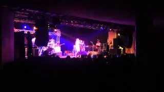 Simone Alves na abertura do Wailers with Julian