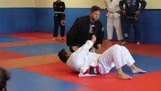 Joe Moreira - Knee On Belly Defense detail
