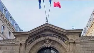French central bank sees recession this year