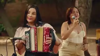 KAROL G - No Puedo Vivir Sin &Eacute;l Video Oficial