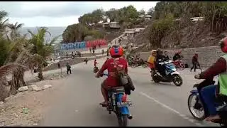 Orang lampung dateng ke pantai klayer