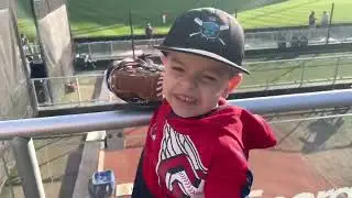 Zack Hample&rsquo;s biggest competition - 6 year old Roman Deubel snags number #10