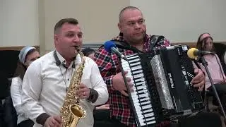 Dănuț Pintea, Gheorghe Creța și Tinerii - Astăzi un cântec răsună