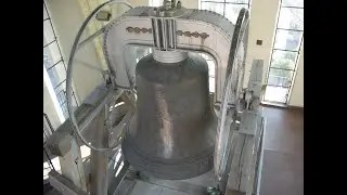 Die Freiheitsglocke im Rathaus Schöneberg