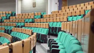 Prohl&iacute;dka kampusu V&Scaron;E/Campus Tour