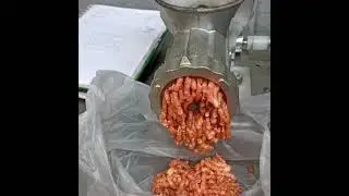 Molienda de carne con molino el&eacute;ctrico para moler carne marca Cabrera