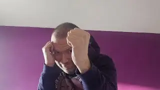  a rolling hammer punch it can turn in 2 a blitz followed by strikes of any kind #selfdefence ✊️✊️✊️