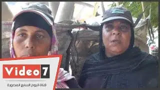 شاهد.. عاملتان بجمع القمامة: