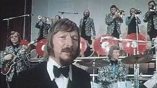 JAMES LAST - Knock Three Times (Live From 