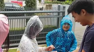 Unboxing Jas Hujan Elmondo