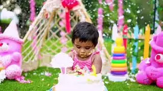 1st birthday cake smash !! #cake #birthday #baby #photography #bhuvika #trending #youtubeshorts