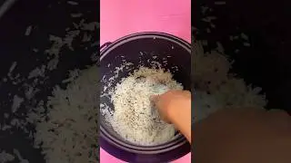 How to clean the bottom crust from a rice cooker #shorts/如何清洁电饭煲底部的焦饭层/如何清潔電飯煲底部的焦飯層