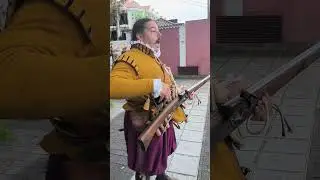 Demostraci&oacute;n de disparo de Arcabuz Recreaci&oacute;n Hist&oacute;rica Batalla del Bat&aacute;n Gran Canaria