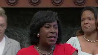 Mayor Parker urges Philly residents to be patient with trash cleanup after strike