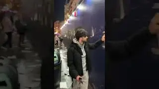 London: Israelis rei&szlig;en w&uuml;tend die vermissten plakate ab!!