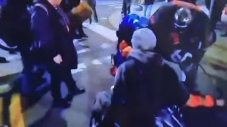 WTF🤬Portland Protester🪧 Slammed A Wheelchair Navy Veteran on the Ground Friday Night,Unbelievable! 🤬