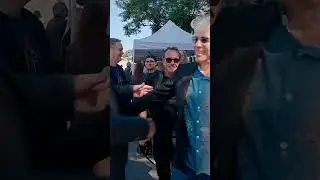 Bon Jovi & Joe Elliott Rock the Hollywood Red Carpet &mdash; Iconic Reunion Shakes Fans