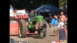 Old John Deere 60 pulling LaVisitation 2015 Mathieu Pichette