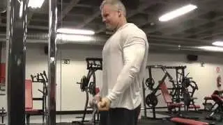 Trenink biceps a triceps v superseriich - Martin Mester IFBB PRO Mens Physique
