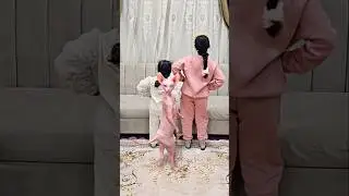 Baby and Sister Dancing With Cat 👼💃🐈😱