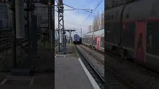 Course de TGV N&eacute;o-Duplex/R&eacute;seau Duplex InOui et de Z 20500 IDFM en gare du Vert de Maisons