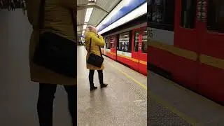 Warszawa centrum 2026 metro M1 do Młociny do Kabaty tym roku teraz część 4 škoda Varsovia nowa 🇵🇱