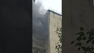 Massive Fire Erupts Near Movie Gem Theatre, Dahisar East | Shocking Footage 🔥 #Shorts #fire #dahisar