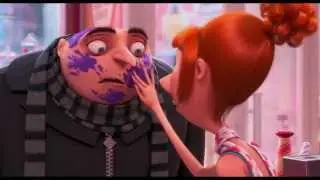 Grusomme meg 2 | Filmklipp | Lucy overrasker Gru i muffinsbutikken
