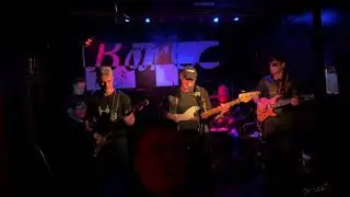POR LA BOCA VIVE EL PEZ (ENS COVER)
