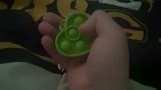 Green heart 💚 pop it fidget keychain toy