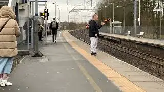 Trains at Greenfaulds, Cumbernauld and Croy.