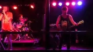 Deadly Decibels - Feel Good Inc (Chinnerys, Southend. 29/07/2016)
