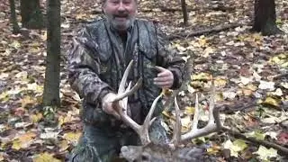 Roger Raglin Huge Whitetail Hunt!