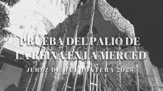Prueba del palio de la Reina del Transporte en la puerta de la Merced