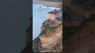 biggest waves in the world in Nazare, Algarve