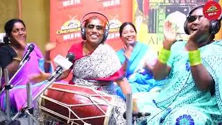 Dholak ke geet😂 best song select #dholakkegeet #itsmedilbar #shorts❤️ Like 📝 camment ☑️𝑺𝒉𝒂𝒓𝒆➡️𝑭𝒐𝒍𝒍𝒐𝒘