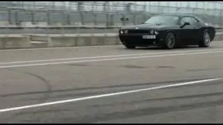 Dodge Challenger SRT8 Drift