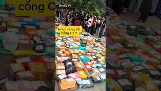 Tết đến nhu cầu mua sắm cao anh shipper giao h&agrave;ng trước cổng CTY như tạp h&oacute;a di động #tintuc