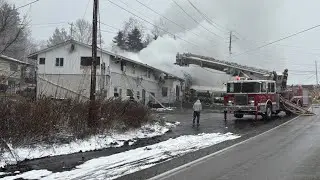 Fire rips through Wayne County tire shop