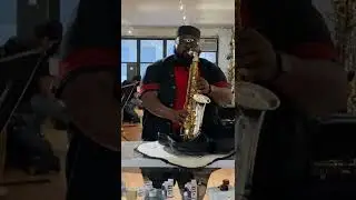 Godwin Louis playing his Artist Edition Alto Saxophone! In New York City Sax Shop!