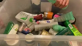 ASMR - Rummage/clean skincare. Spray bottle sounds as I clean my bathroom goodies (no talking)