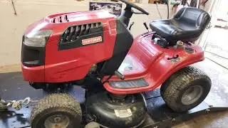 У этого газонного трактора Crafteman LT2000 слетает ремень привода. Легко исправить!