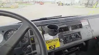2000 FREIGHTLINER FL70 For Sale