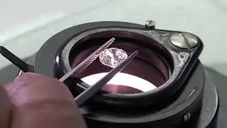 4. Viewing a gem using a microscope