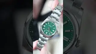 OP41 bringing the Christmas spirit #christmas #santa #xmas #rolex #oysterperpetual