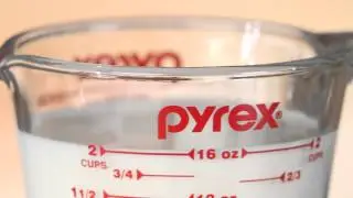 Pyrex - 2 Cup Measuring Cup