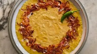 A creamy, comforting zucchini and bean mash topped with caramelized onions🥴