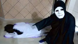 A GAROTA MISTERIOSA PASSOU MAL ( DESMAIOU! )